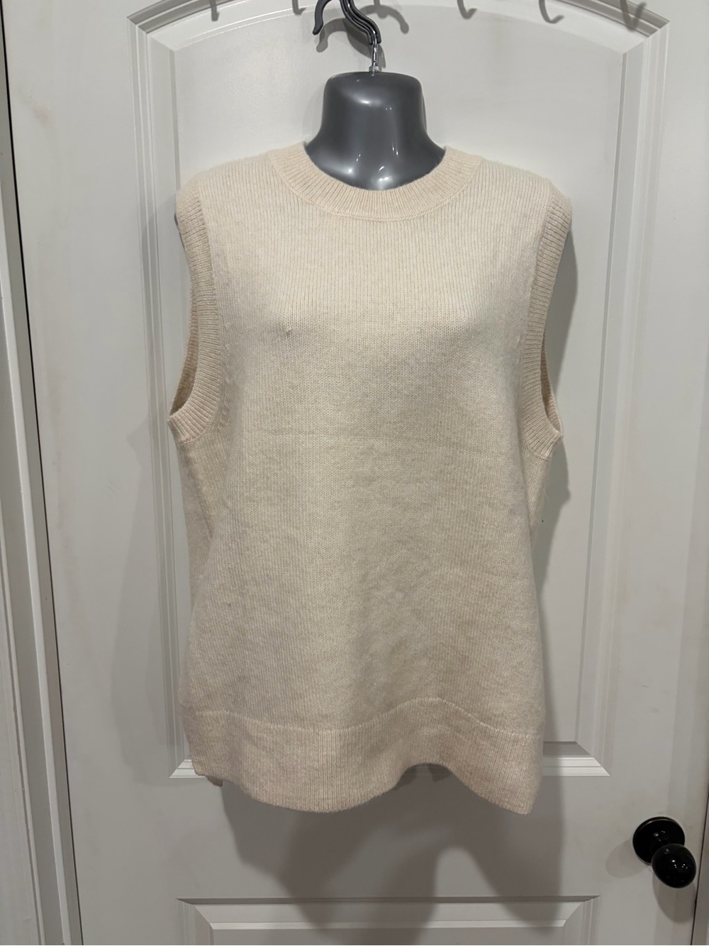 H&M Cream Sleeveless Crewneck Knit Vest